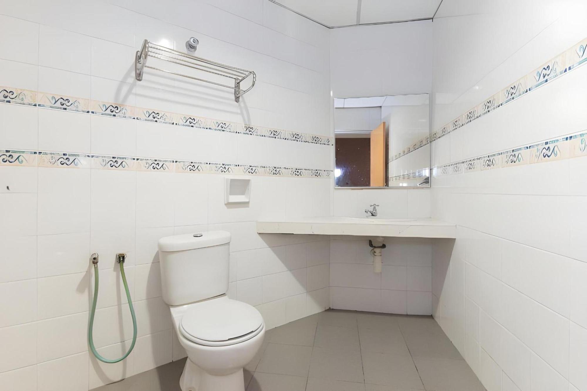 Super Oyo 447 Comfort Hotel Meru Klang Dış mekan fotoğraf