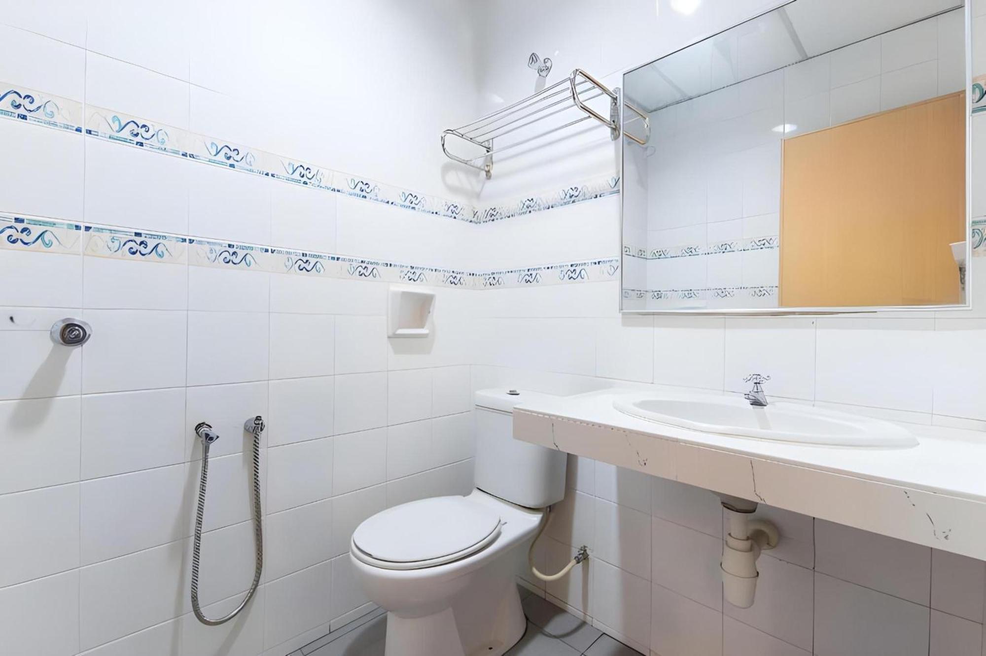 Super Oyo 447 Comfort Hotel Meru Klang Dış mekan fotoğraf